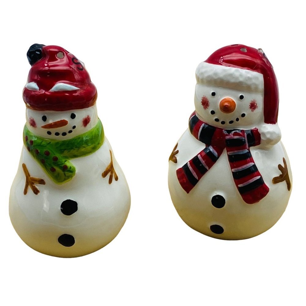 Pier 1 Snowman Snowmen Salt and Pepper Shakers 3” Scarf Stocking‎ Cap Santa Hat